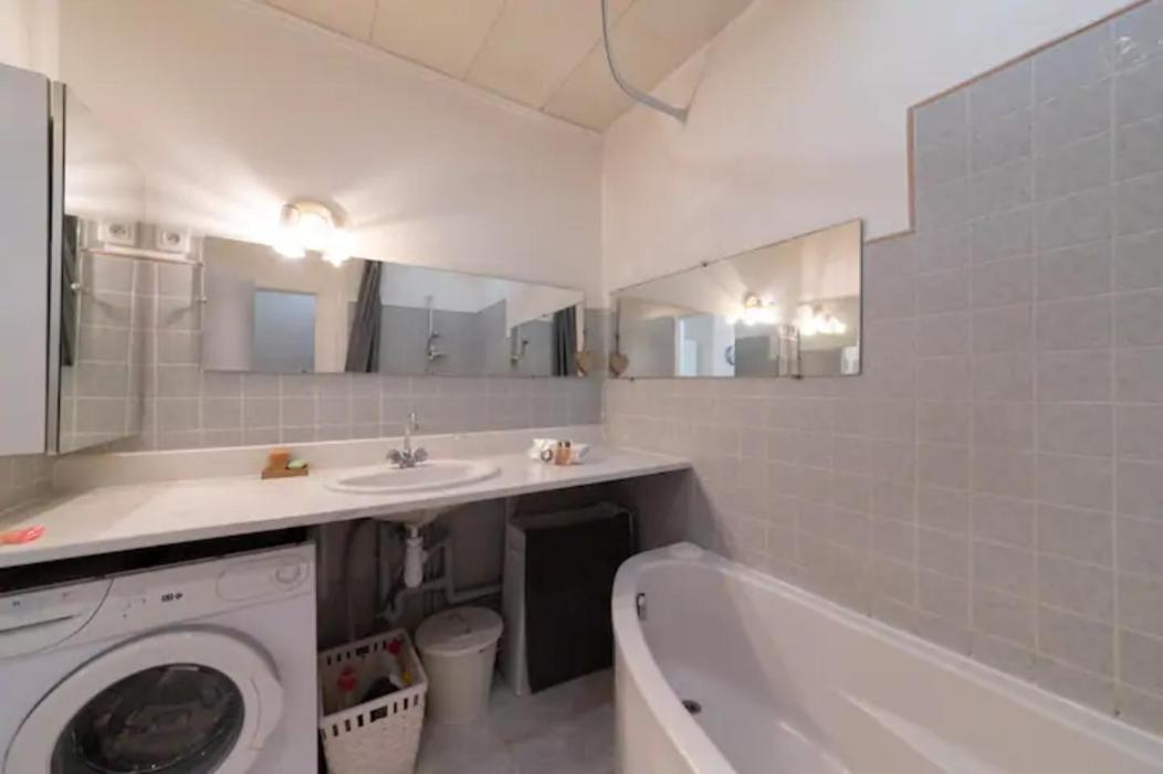 Grand Lumineux Pour 2 à 4 Personnes A Intra-muros Wifi Gratuit Apartment